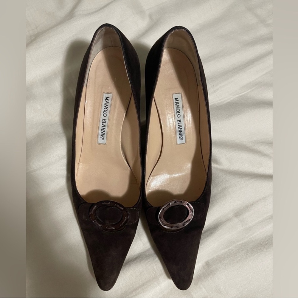 Manolo Blahnik brown suede pump size 39